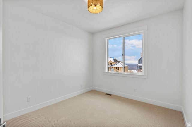 728 E MOUNTAIN RD, North Ogden, UT 84414