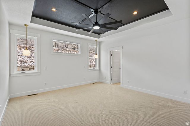 728 E MOUNTAIN RD, North Ogden, UT 84414