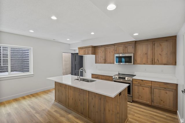 728 E MOUNTAIN RD, North Ogden, UT 84414