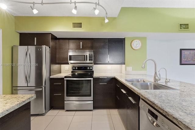 2640 S University Dr 230, Davie, FL 33328