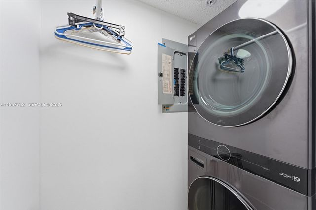 2640 S University Dr 230, Davie, FL 33328