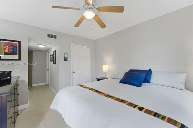 2640 S University Dr 230, Davie, FL 33328