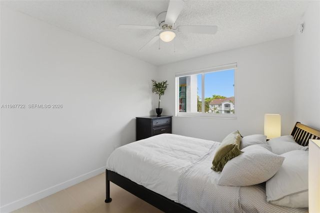 2640 S University Dr 230, Davie, FL 33328