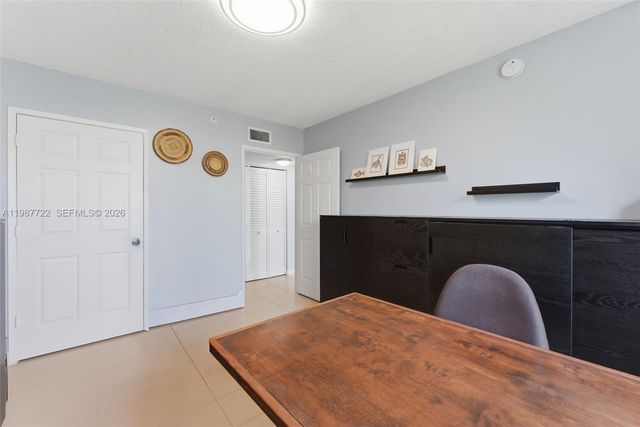 2640 S University Dr 230, Davie, FL 33328