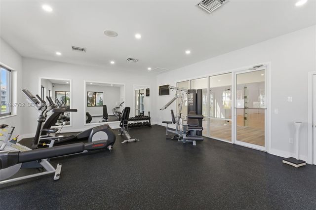 2640 S University Dr 230, Davie, FL 33328