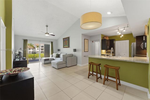 2640 S University Dr 230, Davie, FL 33328