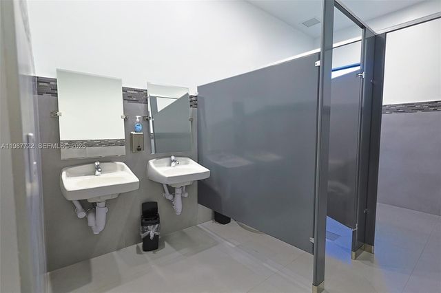 2640 S University Dr 230, Davie, FL 33328