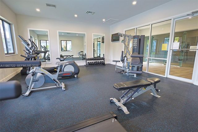 2640 S University Dr 230, Davie, FL 33328