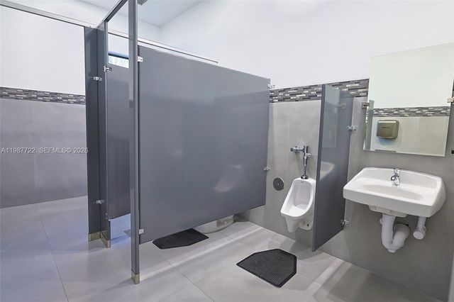 2640 S University Dr 230, Davie, FL 33328