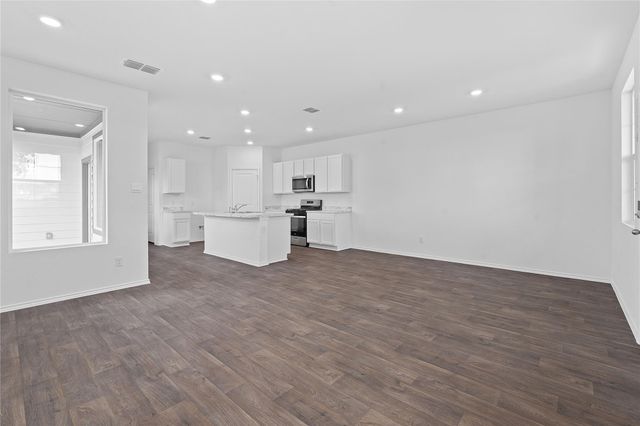 210 CONSTANZA TRL, Bastrop, TX 78602