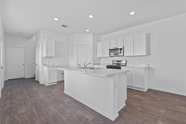 210 CONSTANZA TRL, Bastrop, TX 78602