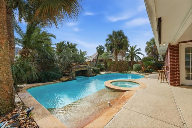 8203 Poplar Court, Baytown, TX 77523