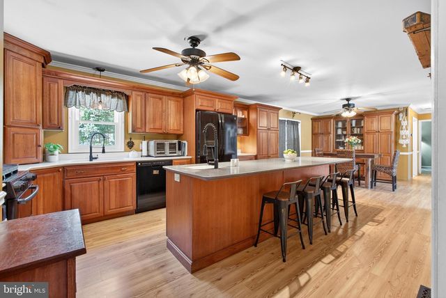 9 STORY ST, New Egypt, NJ 08533