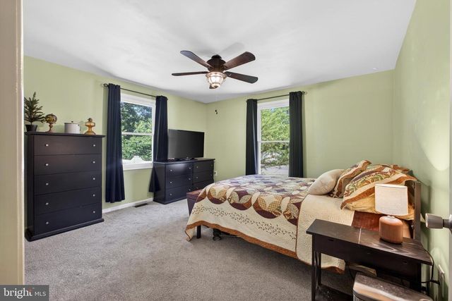 9 STORY ST, New Egypt, NJ 08533