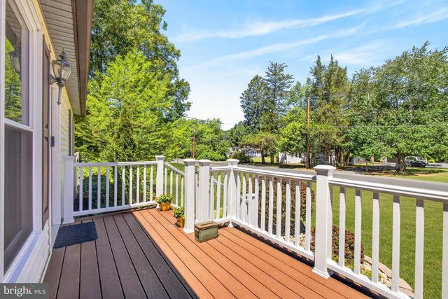 9 STORY ST, New Egypt, NJ 08533
