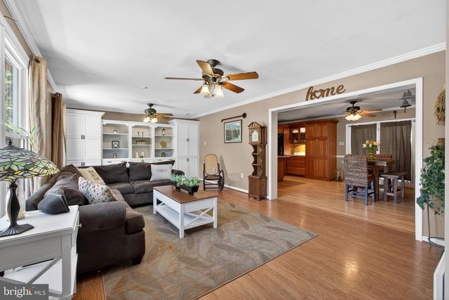 9 STORY ST, New Egypt, NJ 08533