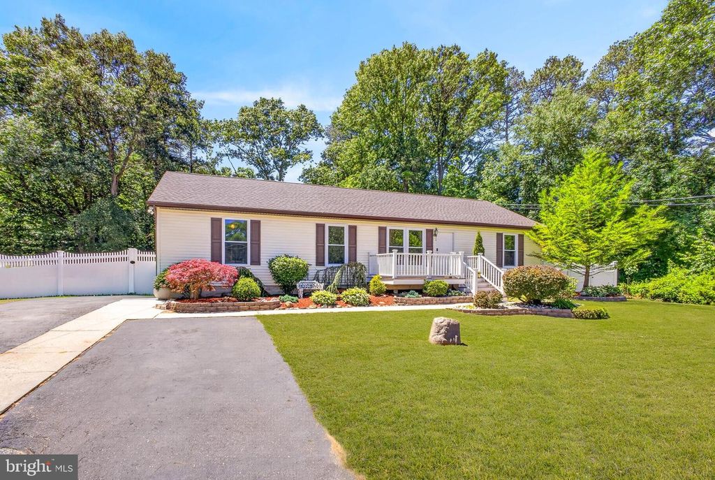 9 STORY ST, New Egypt, NJ 08533