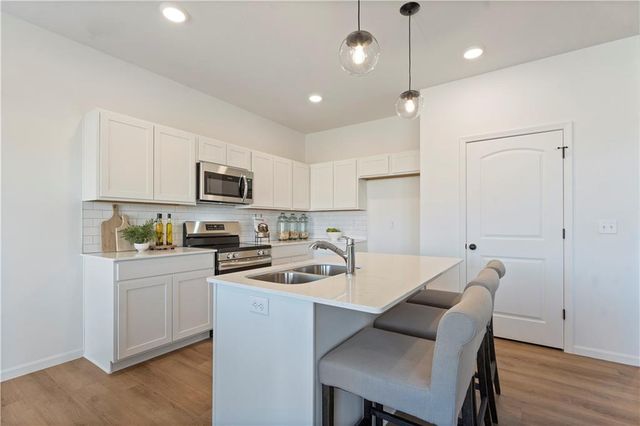 18635 W 205th Street, Spring Hill, KS 66083