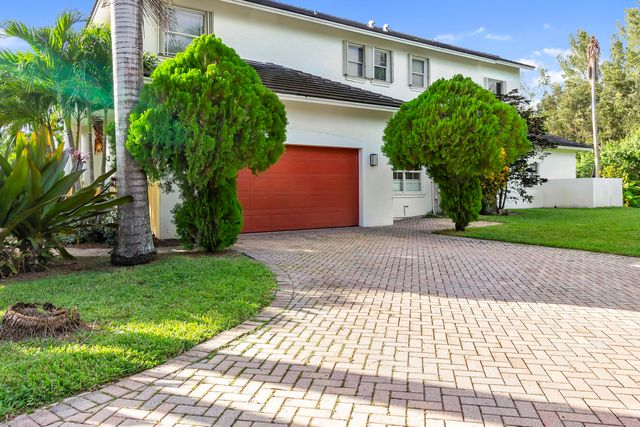 12121 70th Place N, The Acreage, FL 33412