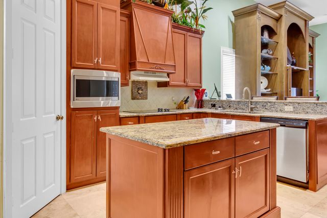 12121 70th Place N, The Acreage, FL 33412