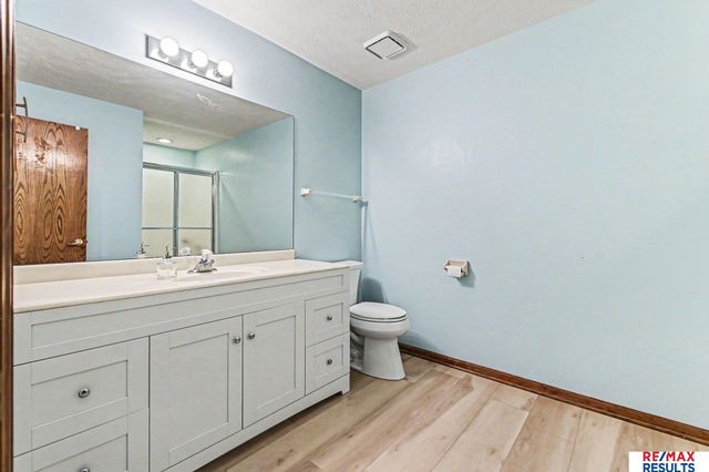 1022 Sherwood Lane, Papillion, NE 68046