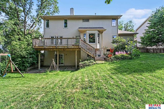 1022 Sherwood Lane, Papillion, NE 68046