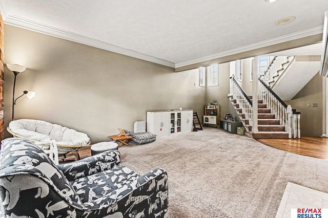 1022 Sherwood Lane, Papillion, NE 68046
