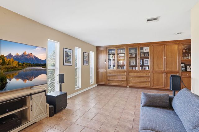 128 Barberton Road, Lake Worth, FL 33467