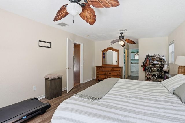 128 Barberton Road, Lake Worth, FL 33467