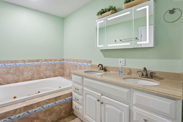 128 Barberton Road, Lake Worth, FL 33467