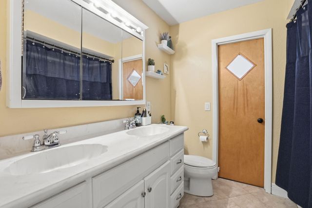 128 Barberton Road, Lake Worth, FL 33467