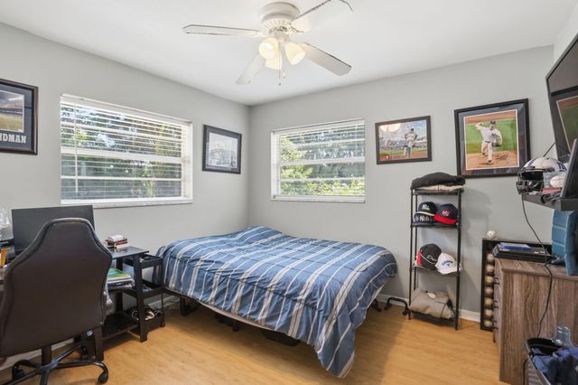128 Barberton Road, Lake Worth, FL 33467