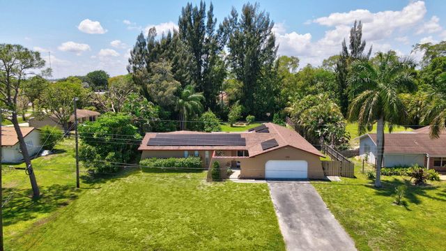 128 Barberton Road, Lake Worth, FL 33467