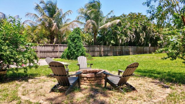 128 Barberton Road, Lake Worth, FL 33467