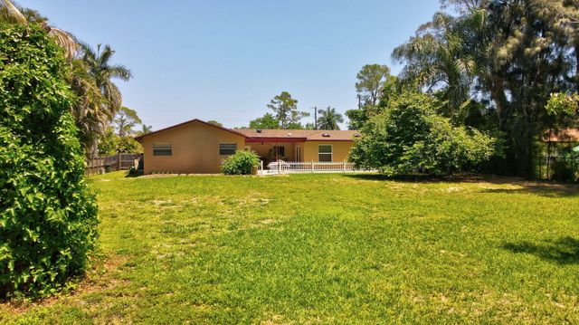 128 Barberton Road, Lake Worth, FL 33467