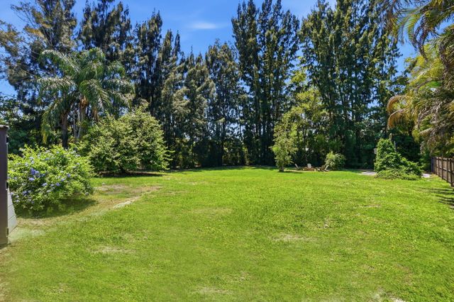128 Barberton Road, Lake Worth, FL 33467
