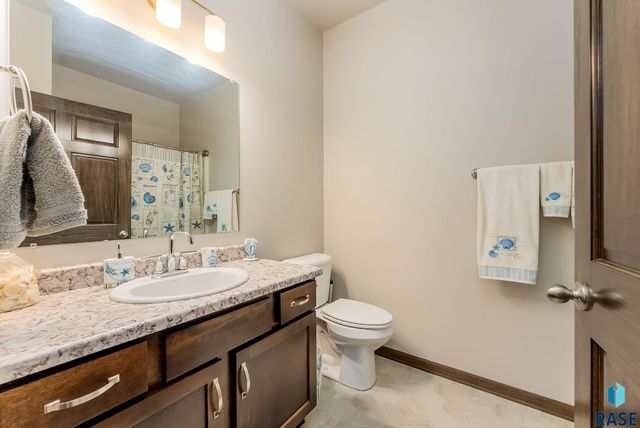 9011 W Wisdom Pl Place, Sioux Falls, SD 57106