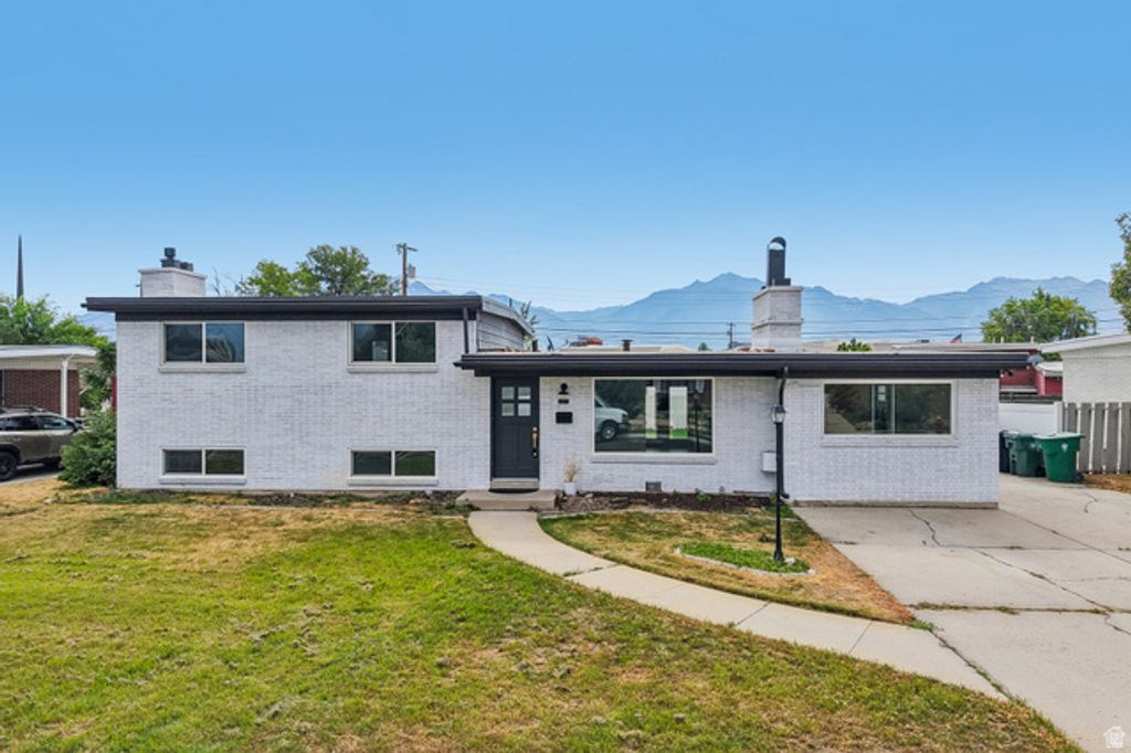5777 S SAGEWOOD DR, Murray, UT 84107