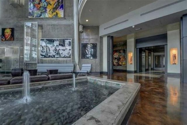 690 SW 1st Court Ph2-21, Miami, FL 33130