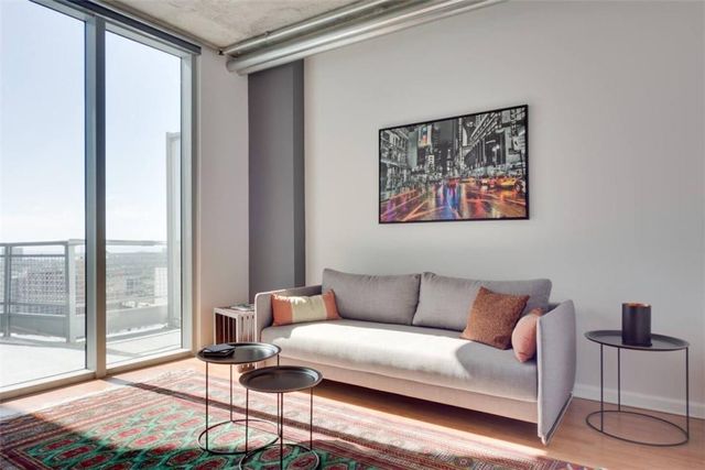 690 SW 1st Court Ph2-21, Miami, FL 33130