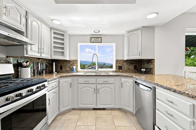 132 E 2050 N, Centerville, UT 84014