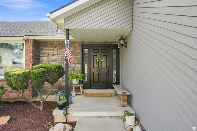 132 E 2050 N, Centerville, UT 84014