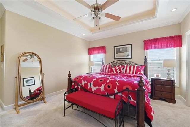 812 SW Nautica Court, Lee's Summit, MO 64082