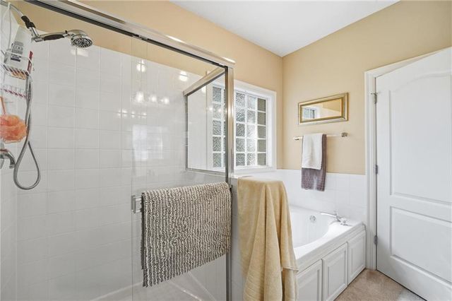812 SW Nautica Court, Lee's Summit, MO 64082