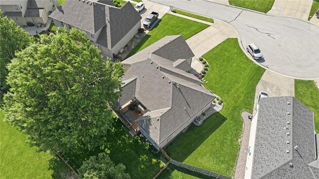 812 SW Nautica Court, Lee's Summit, MO 64082