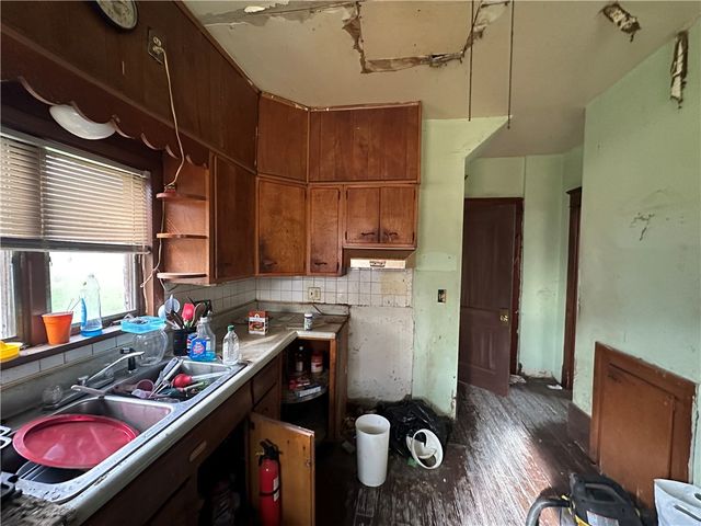 1013 W Washington Street, New Castle, PA 16101