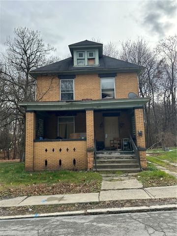 1013 W Washington Street, New Castle, PA 16101