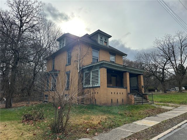 1013 W Washington Street, New Castle, PA 16101