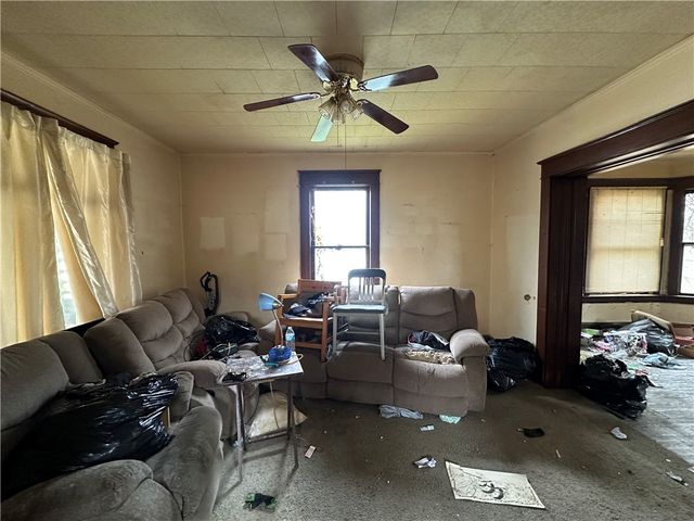 1013 W Washington Street, New Castle, PA 16101