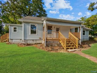 421 33rd Street N, Gadsden, AL 35904